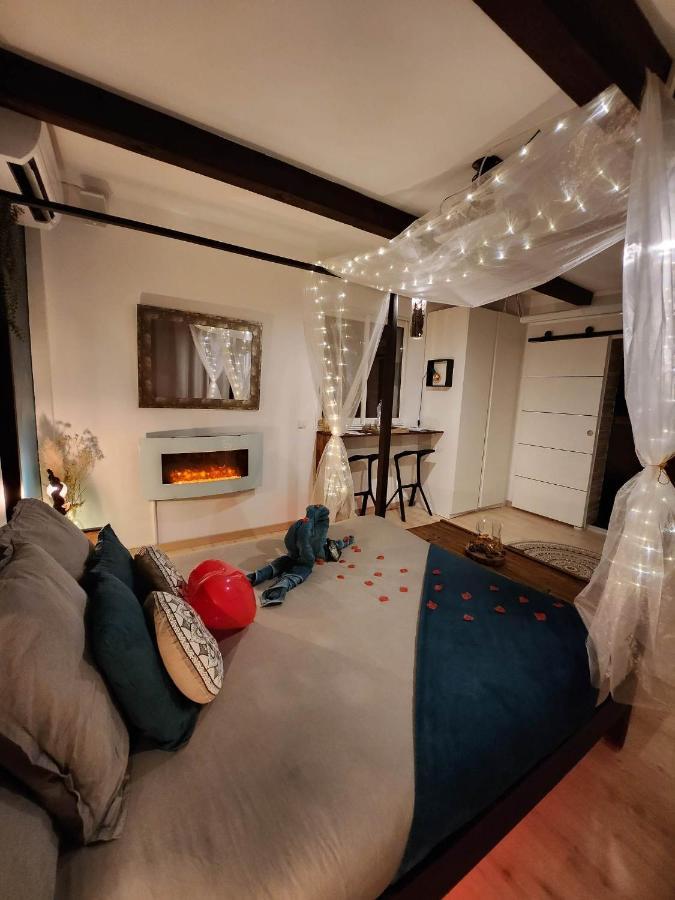 A L'Oree Des Pins - Gite Et Spa De 30 M2- Home Cinema Et Massage En Sup Кюж-ле-Пен Экстерьер фото